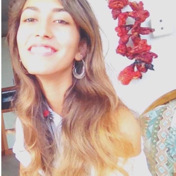 Meet your Posher, Lara - Picture 1 of 1